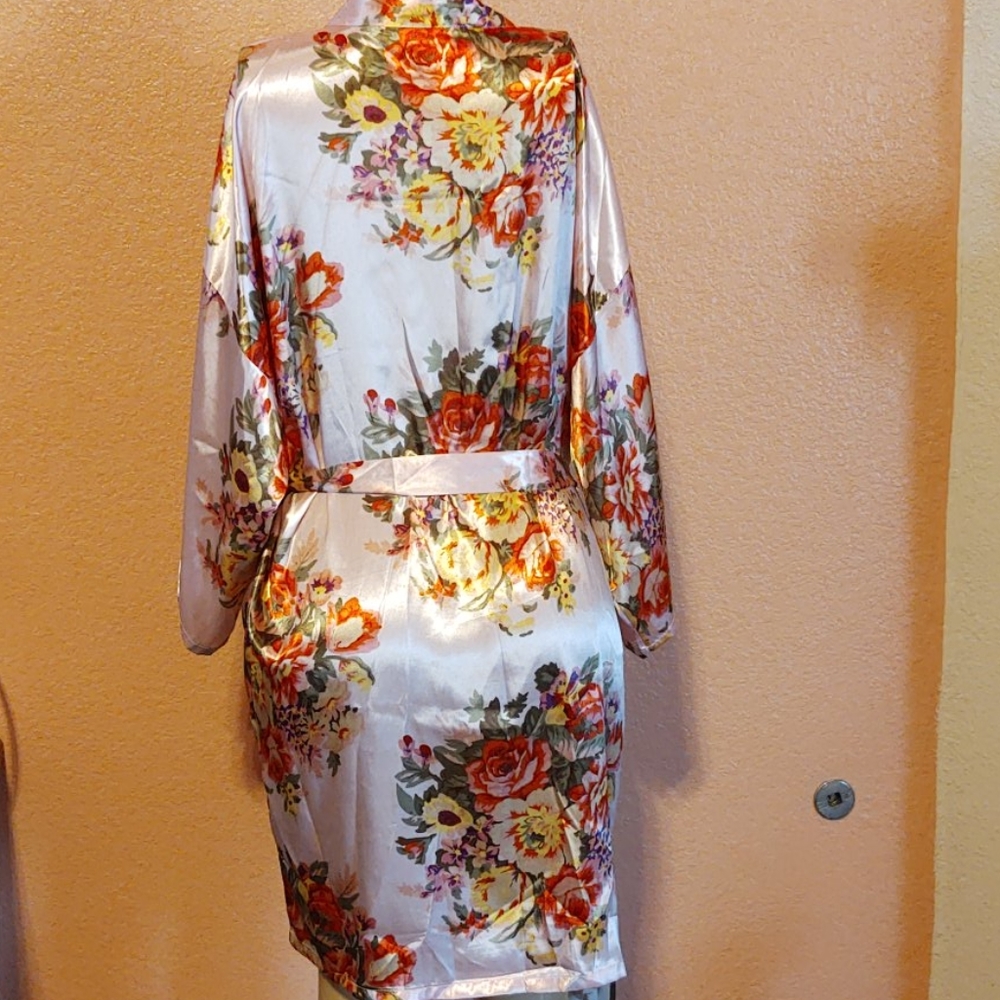 Like new Robe - Picture 5 of 7